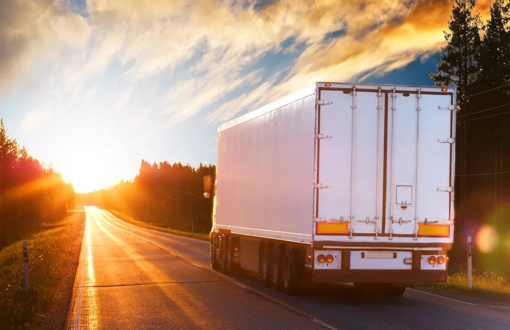 Axle Surgeons™ of Northern California — mobile axle repair service truck on highway